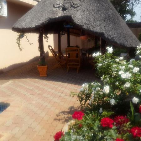 Tintech Bed & Breakfast Hotell Francistown Exteriör bild