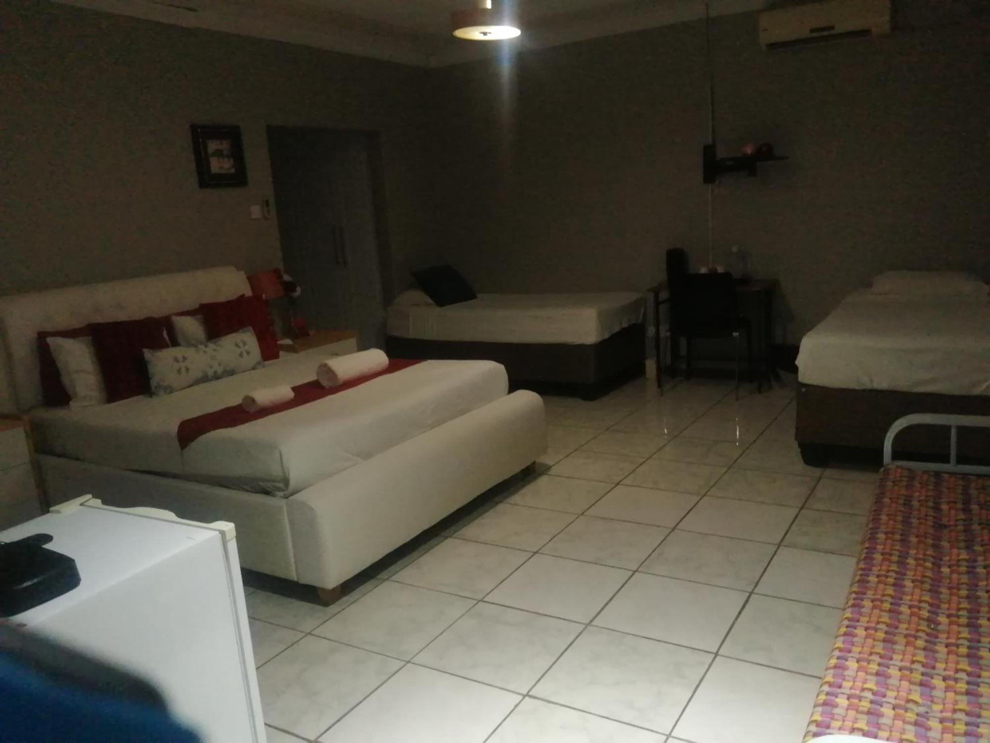 Tintech Bed & Breakfast Hotell Francistown Exteriör bild