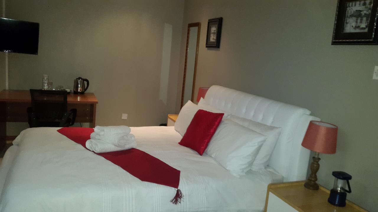 Tintech Bed & Breakfast Hotell Francistown Exteriör bild