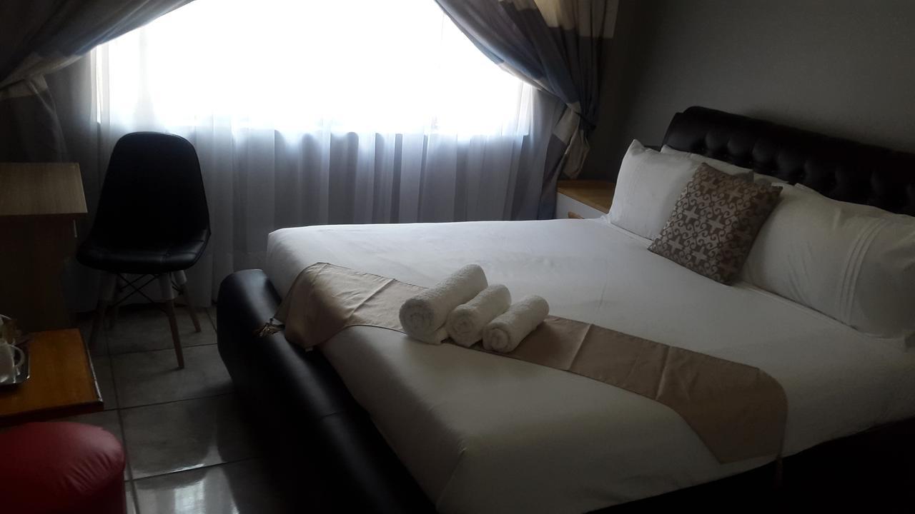 Tintech Bed & Breakfast Hotell Francistown Exteriör bild