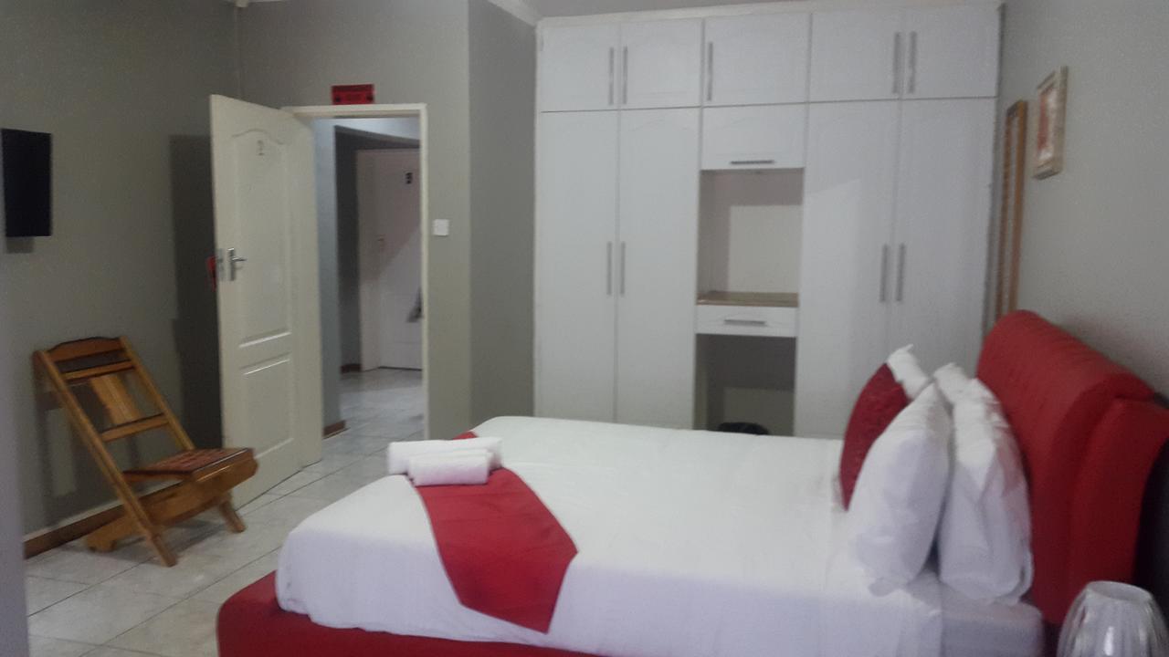 Tintech Bed & Breakfast Hotell Francistown Exteriör bild