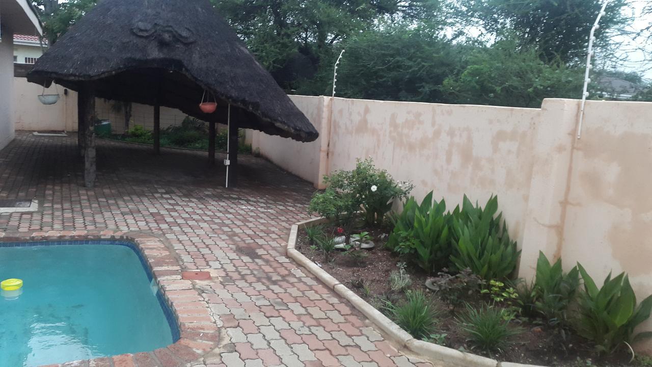 Tintech Bed & Breakfast Francistown Exteriör bild